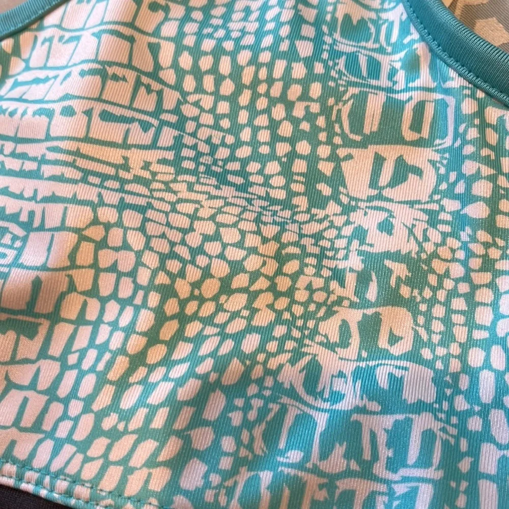 Bolle athletic top with keyhole detail - size XS - NWT